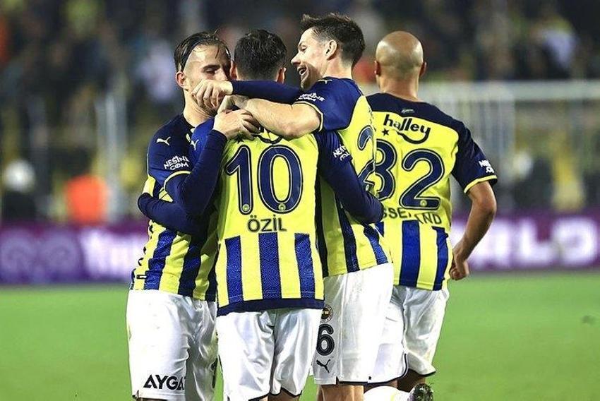 Ali Koç 'Bize golcü lazım' dedi Sergen Yalçın'ın listesindeki yıldızı gündemine aldı! Fenerbahçe Vedat Muriç'e transfer edemezse 'B' planı hazır