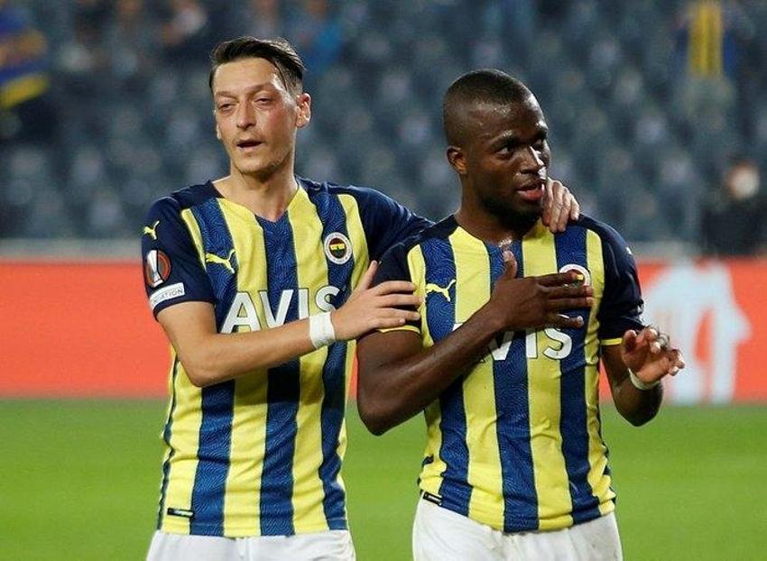 Mesut Özil sosyal medyada Ali Koç canlı yayında tepki göstermişti! Bu sefer Vitor Pereira patladı 'Ne Mesut'u; Hulk, Oscar, Arnautovic'le...'