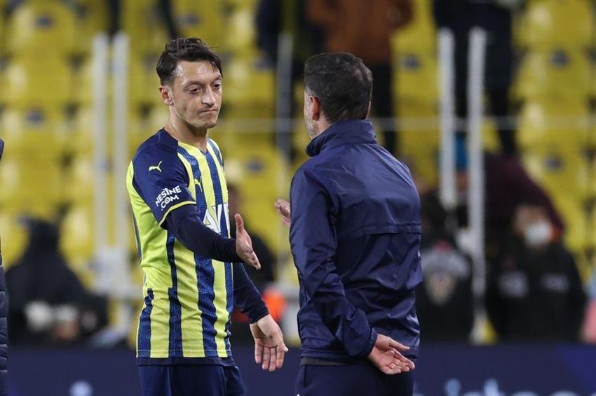 Mesut Özil sosyal medyada Ali Koç canlı yayında tepki göstermişti! Bu sefer Vitor Pereira patladı 'Ne Mesut'u; Hulk, Oscar, Arnautovic'le...'