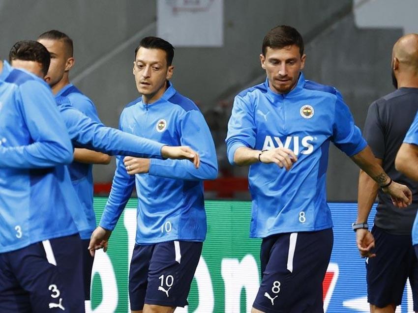Mesut Özil sosyal medyada Ali Koç canlı yayında tepki göstermişti! Bu sefer Vitor Pereira patladı 'Ne Mesut'u; Hulk, Oscar, Arnautovic'le...'