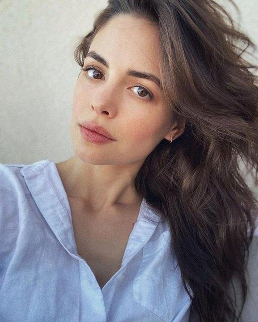 Hande Erçel IMDb listesinde ikinci oldu! Önüne geçen isim...