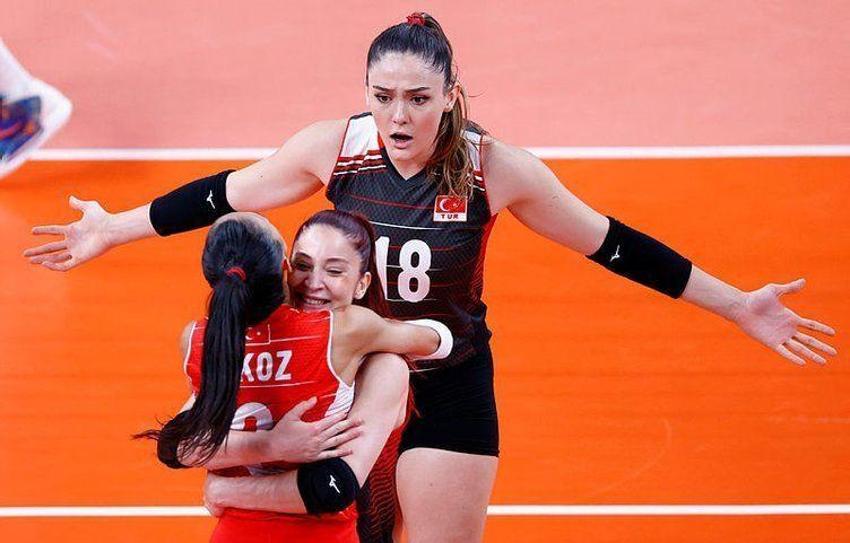 Ünlü voleybolcu Zehra Güneş pozlarıyla sosyal medyayı salladı! 'Böbreklerini üşüteceksin'