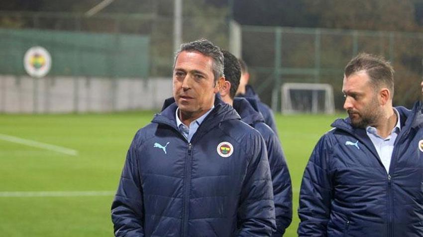 2 gün önce antrenmanda kriz geçirip yere yığılmıştı! Fenerbahçe Berisha ve Serdar Dursun'u beğenmedi yeni forvetini buldu! Vitor Pereira'dan onay çıktı