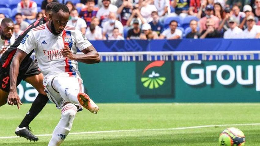 2 gün önce antrenmanda kriz geçirip yere yığılmıştı! Fenerbahçe Berisha ve Serdar Dursun'u beğenmedi yeni forvetini buldu! Vitor Pereira'dan onay çıktı