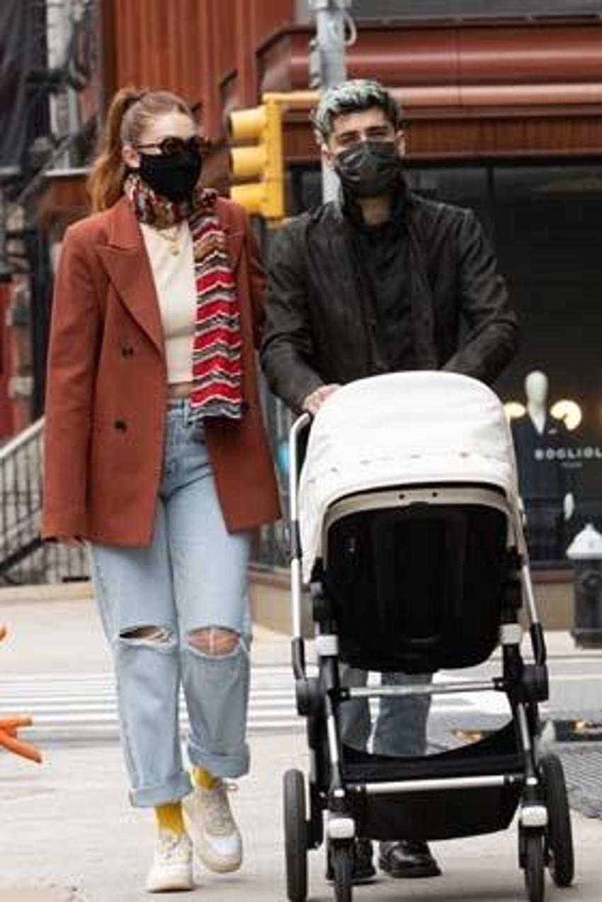 Zayn Malik, Gigi Hadid'e yalvarmaya başladı!