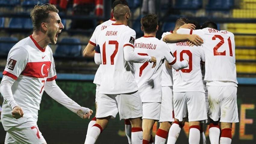 4 maçta 10 puan aldı ama... Dün Karadağ'ı deplasmanda devirip Play-Off'a kalan Kuntz hakkında akılalmaz yorum! 'Ölü, Eski tas eski hamam'