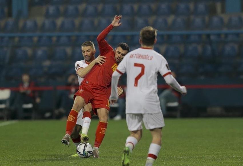 4 maçta 10 puan aldı ama... Dün Karadağ'ı deplasmanda devirip Play-Off'a kalan Kuntz hakkında akılalmaz yorum! 'Ölü, Eski tas eski hamam'