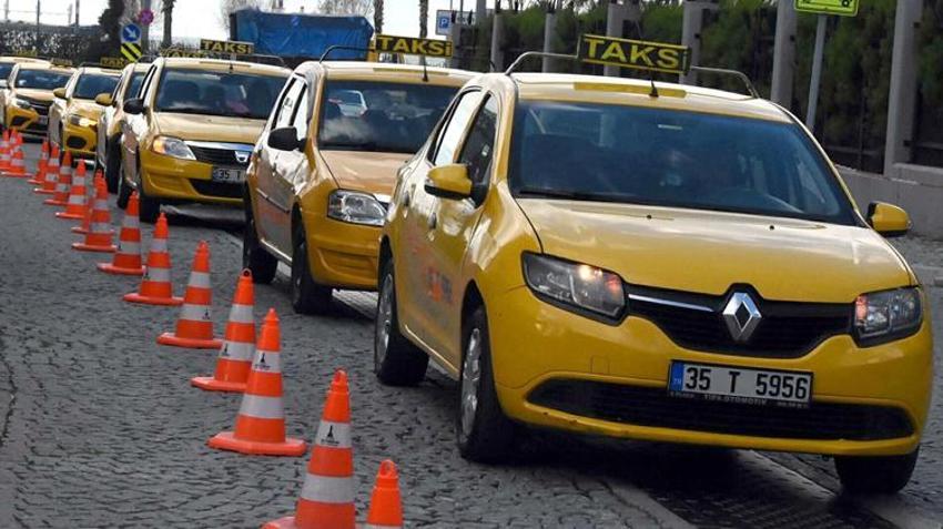 Taksi ücretlerine zam geldi! Taksiciler güncelleme için uzun kuyruklar oluşturdu