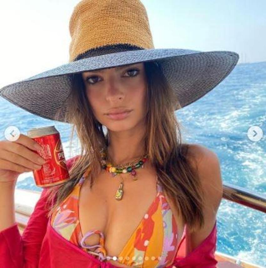 Emily Ratajkowski'den itiraf: Öz güvenim düşük!