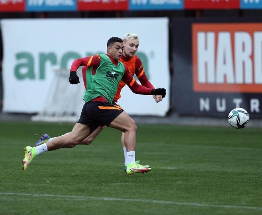 Morutan iyileşti Cicaldau'ya vur emri verildi Fatih Terim'in Fenerbahçe maçında oynatacağı forvet ortaya çıktı! Halil Dervişoğlu-Diagne ve Mostafa Mohamed'den...