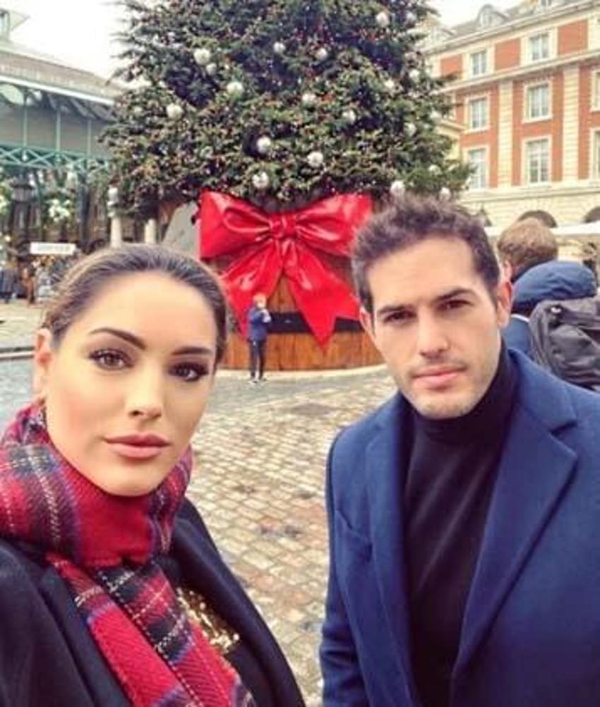 İngiliz model Kelly Brook'un aşk pozlarına beğeni yağıyor!