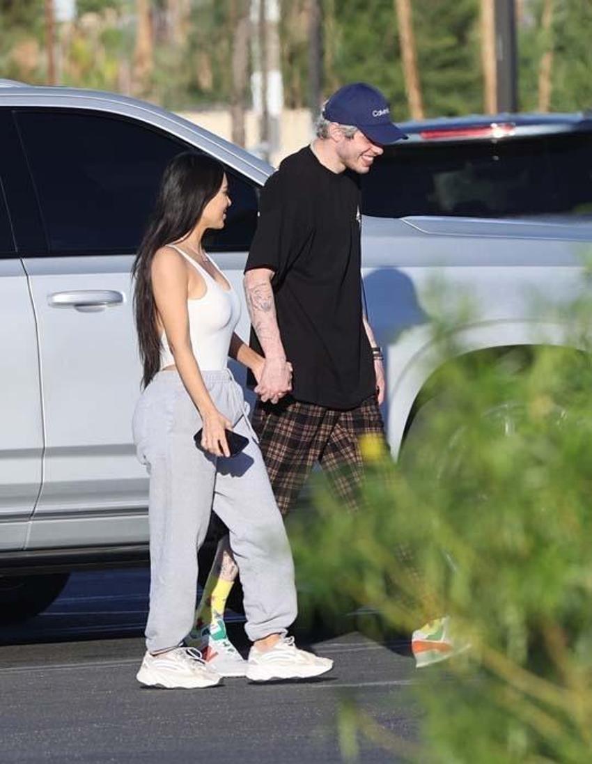 Kim Kardashian, yeni bir aşka yelken açtı! El ele görüntülendiler
