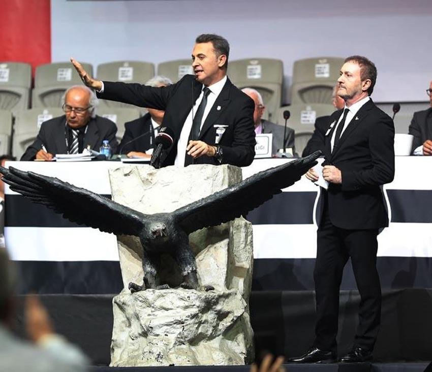 Beşiktaş'ta deprem! Fikret Orman 2 yıl sonra Divan Kurulu'nda konuştu ortalık yıkıldı! 'Gel buraya gel öyle kaçıp gitmek yok'