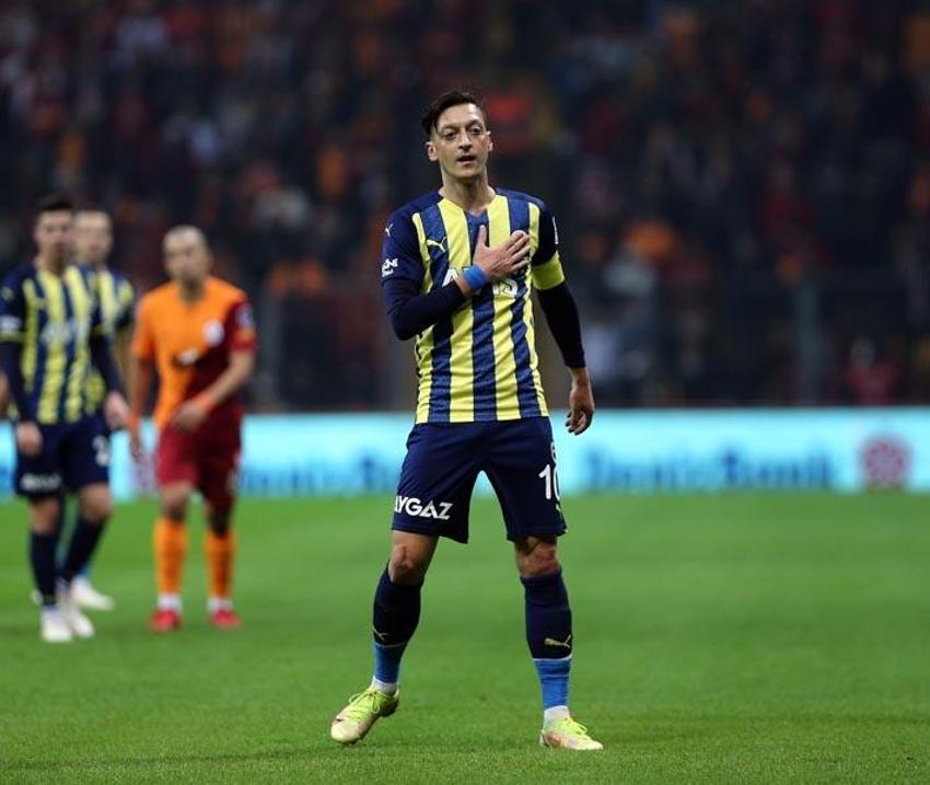 Galatasaray - Fenerbahçe derbisinden sonra kulis bilgisini verdi! Eğer Vitor Pereira kaybetseydi Mesut Özil, İrfan Can Kahveci, Kim Min Jae, Berke Özer, Mert Hakan...