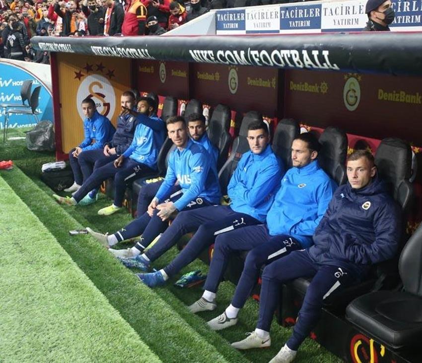 Galatasaray - Fenerbahçe derbisinden sonra kulis bilgisini verdi! Eğer Vitor Pereira kaybetseydi Mesut Özil, İrfan Can Kahveci, Kim Min Jae, Berke Özer, Mert Hakan...