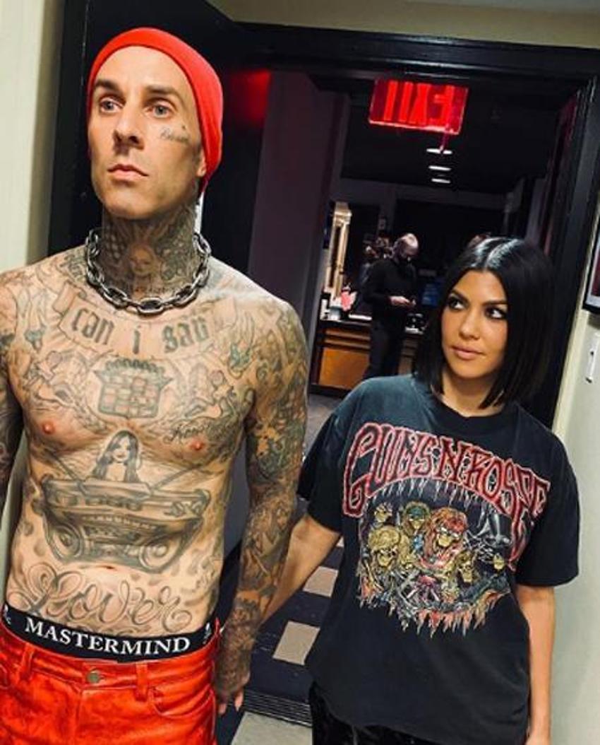 Hamile olduğu iddia edilen Kourtney Kardashian'dan fotoğraflı yanıt!