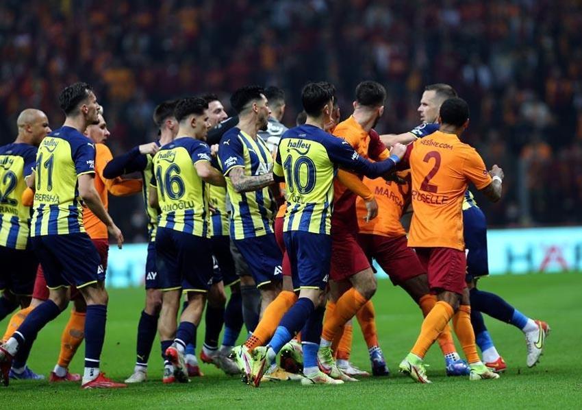 Fenerbahçe mağlubiyetinden sonra Fatih Terim hakkında deprem etkisi yaratacak iddia! Crespo'nun golünden sonra tribünleri gördü ve...