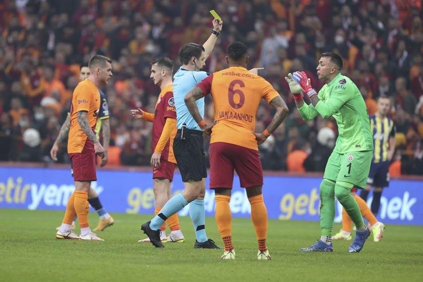 Fenerbahçe mağlubiyetinden sonra Fatih Terim hakkında deprem etkisi yaratacak iddia! Crespo'nun golünden sonra tribünleri gördü ve...