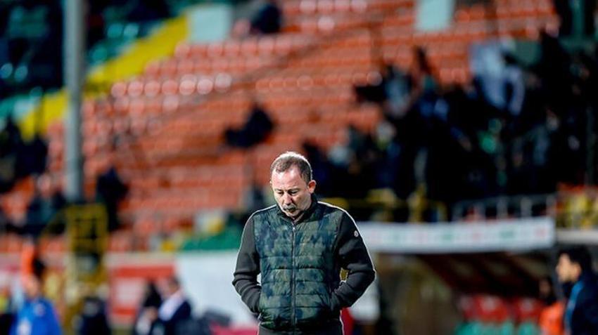Beşiktaş'ta N'Sakala'nın kadro dışı kalması kesmedi! Sergen Yalçın depremi 'Madem istiyorsunuz bundan çekinmiyorum ve istifa...'