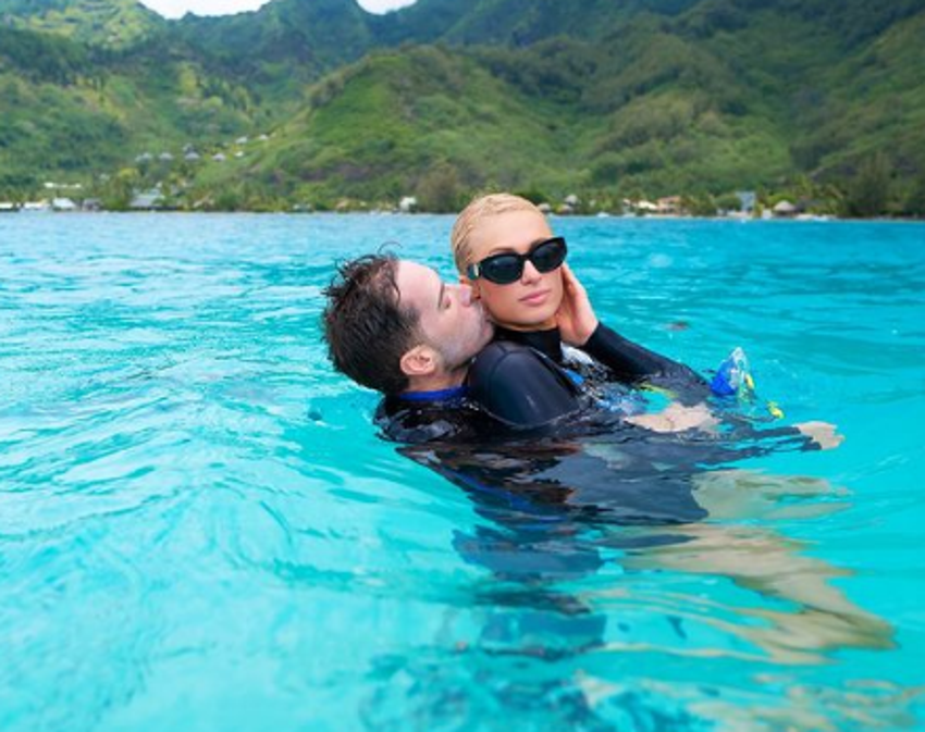 Paris Hilton ile Carter Reum'dan aşk pozları!