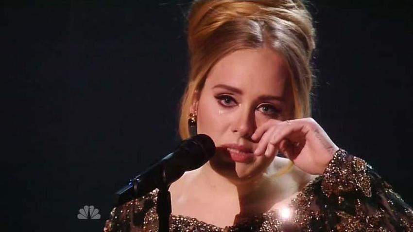 Adele albümün çıkışından üç gün sonra satış rekoru kırdı!