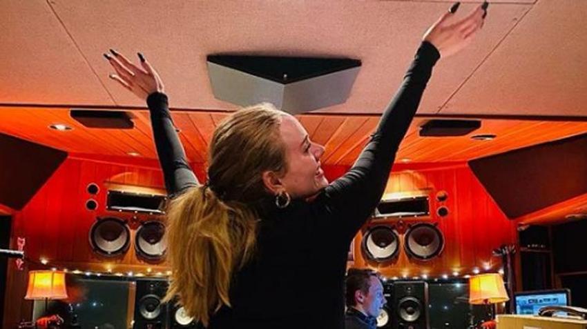 Adele albümün çıkışından üç gün sonra satış rekoru kırdı!