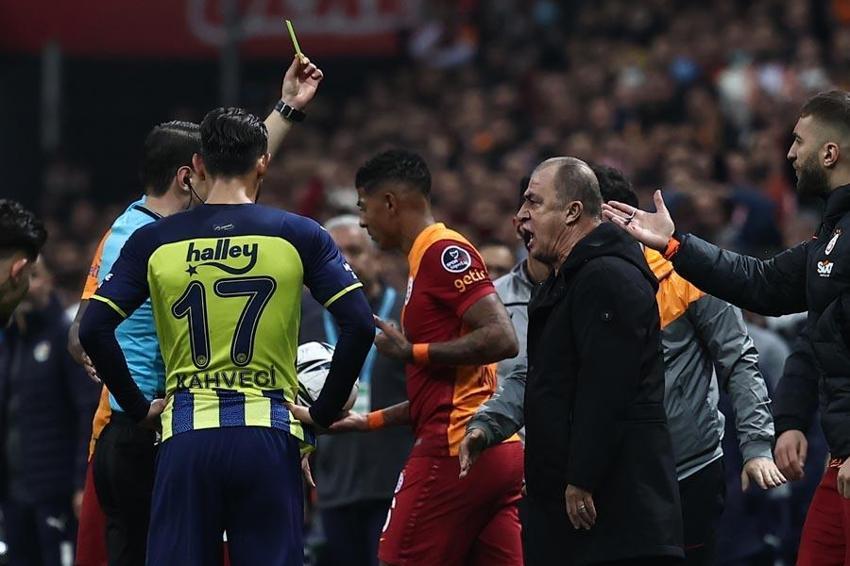Derbiden ağır hasarlı çıkan Galatasaray'a transferde büyük şok! Xavi Barcelona'ya geldi Fatih Terim'in önünü kesti