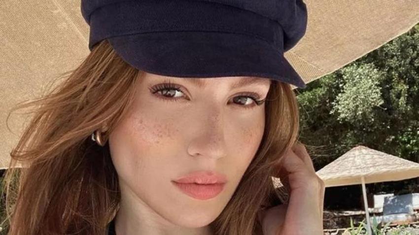 Fenomen Duygu Özaslan dekolteli pozuyla beğeni topladı!