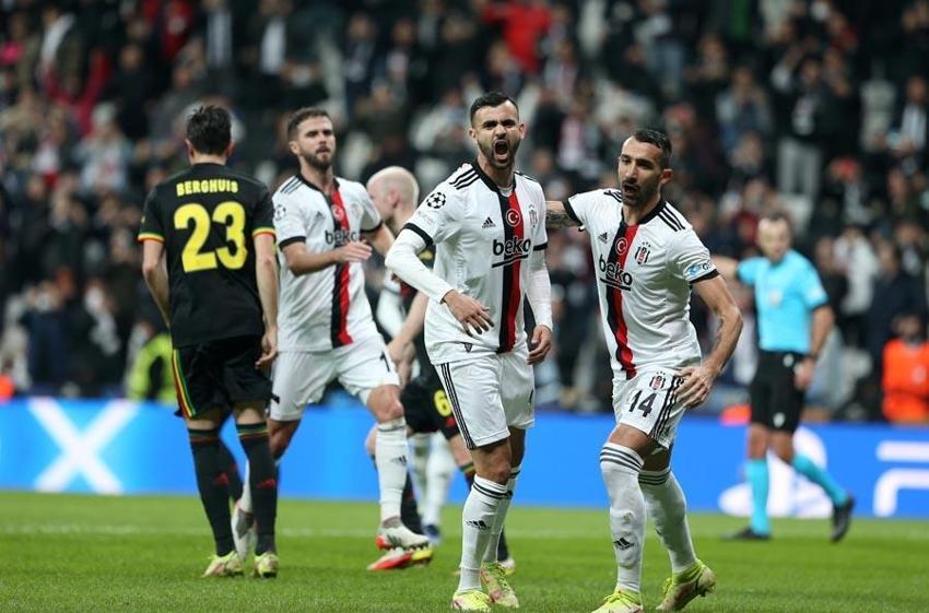 Haller Haaland'ın rekorunu kırdı tribünler Sergen Yalçın diye tezahürat yaptı! Beşiktaş Ajax'a kaybetti Larin ve Alex Teixeira sosyal medyayı ayağa kaldırdı