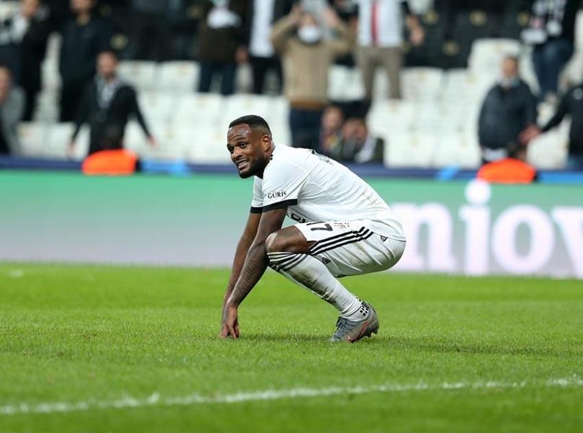 Haller Haaland'ın rekorunu kırdı tribünler Sergen Yalçın diye tezahürat yaptı! Beşiktaş Ajax'a kaybetti Larin ve Alex Teixeira sosyal medyayı ayağa kaldırdı