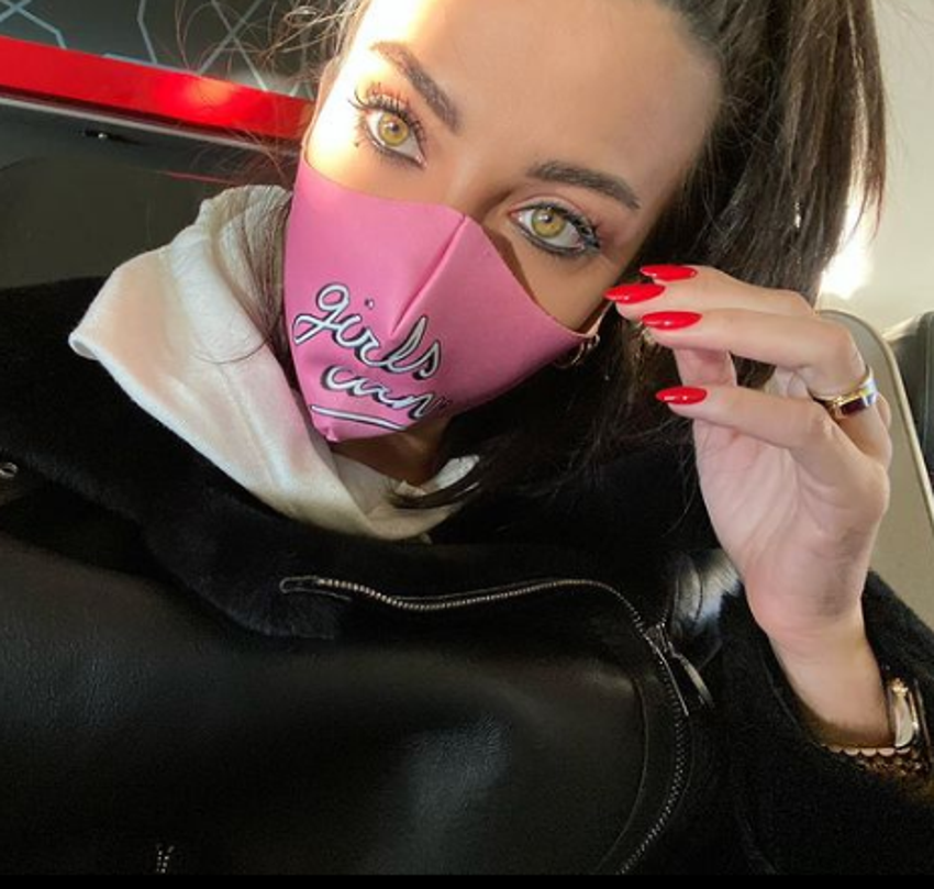 Tuvana Türkay'ın Londra pozu dikkat çekti!