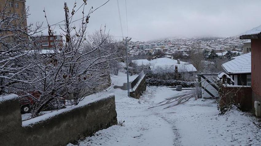 Kar bugün geliyor! Meteoroloji son dakika olarak duyurdu, MGM yeni rapor yayınlayarak illeri tek tek açıkladı, sıcaklıklar aniden düşüyor, yoğun yağış...