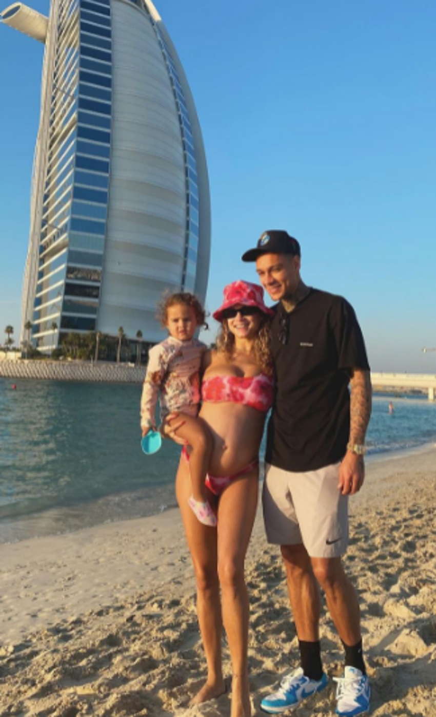 Fenerbahçe'nin eski yengesi Rose Bertram verdiği pozlarla dikkat çekti!