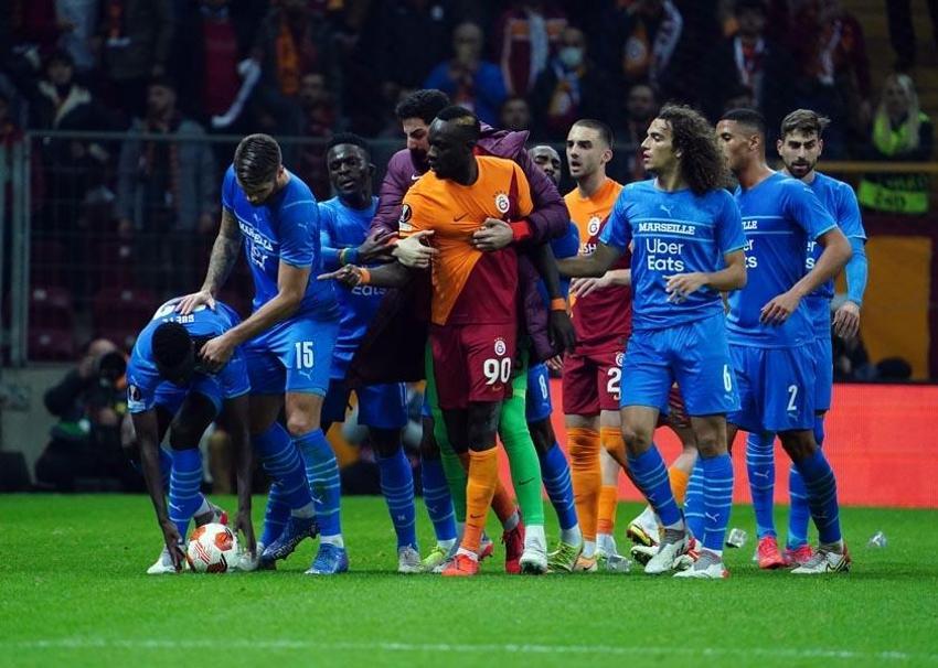 Kerem Aktürkoğlu,Feghouli, Cicaldau şov yaptı Galatasaray Marsilya'yı farklı yenip UEFA Avrupa Ligi'de E Grubu'ndan çıktı!