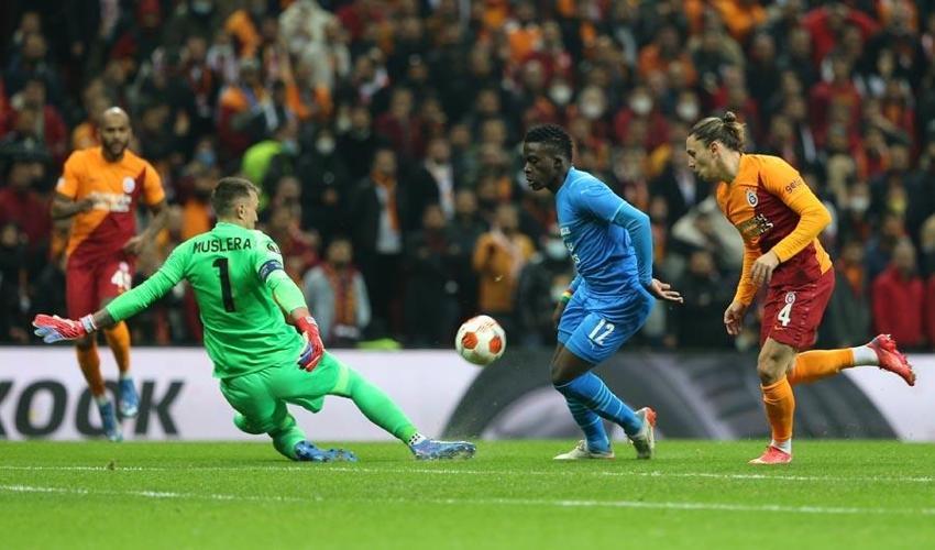 Galatasaray Marsilya'yı 4 golle geçti Muslera ve Diagne çıldırdı! Eğer Feghouli devreye girmeseydi olaylar alev alacatı