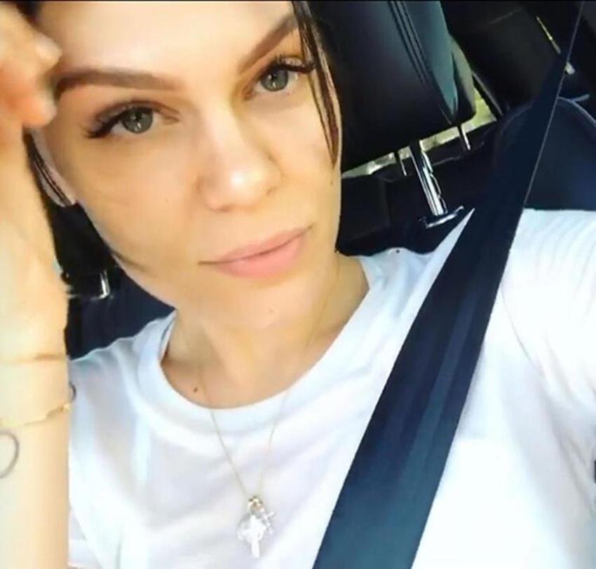 Pop yıldızı Jessie J'den kötü haber! Yüzlerce destek mesajı aldı!