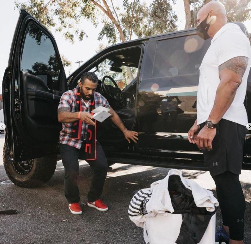 Dwayne Johnson hayranına kendi aracını hediye etti! 'Daha iyisine layıksın'