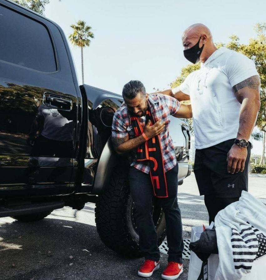Dwayne Johnson hayranına kendi aracını hediye etti! 'Daha iyisine layıksın'