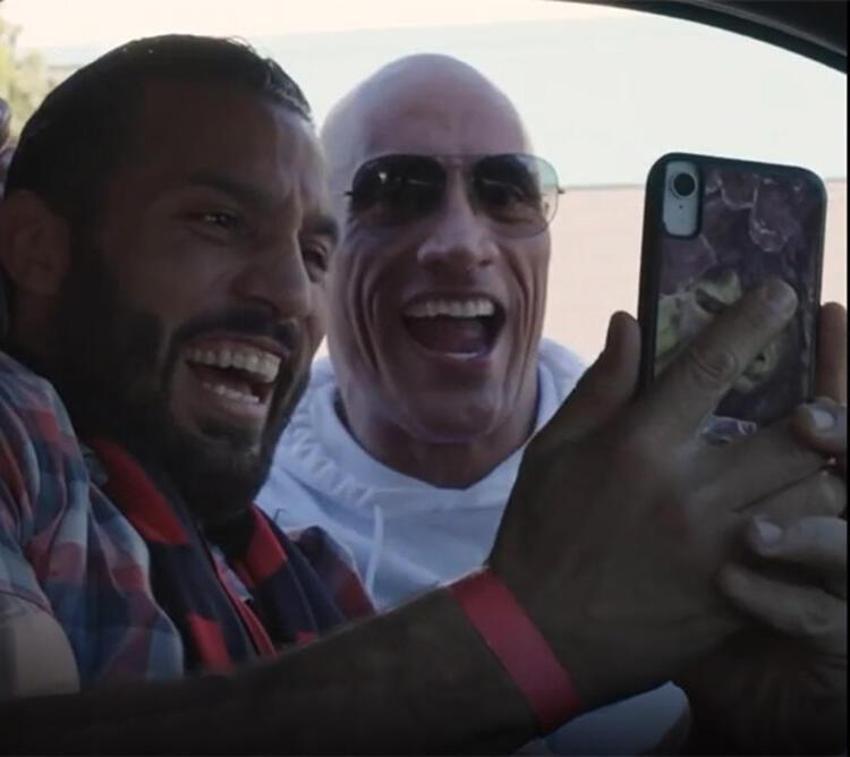 Dwayne Johnson hayranına kendi aracını hediye etti! 'Daha iyisine layıksın'