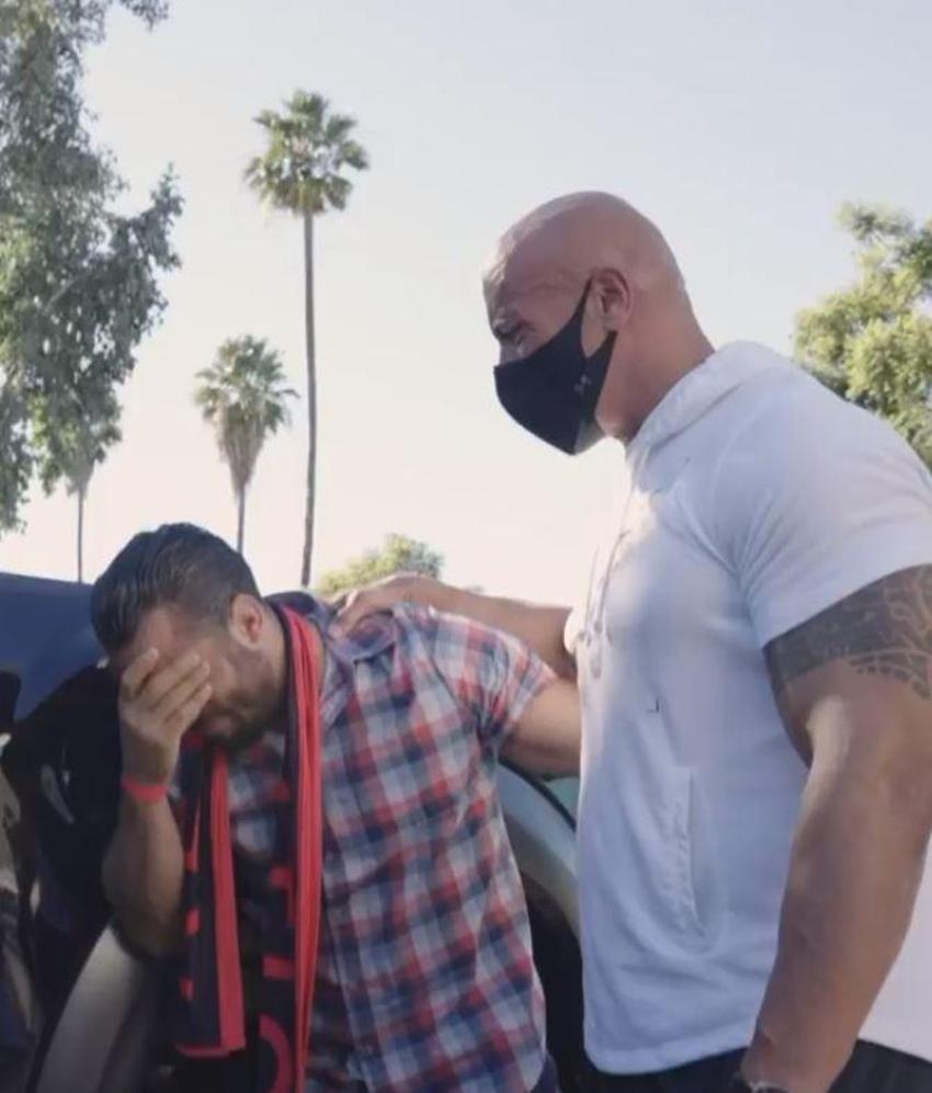 Dwayne Johnson hayranına kendi aracını hediye etti! 'Daha iyisine layıksın'