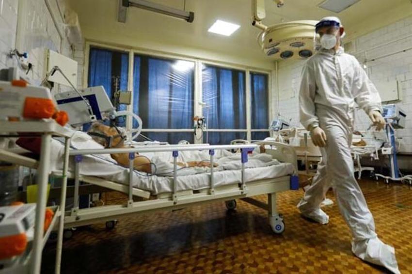 Yasaklar peş peşe geliyor! Dünyada "Omicron" alarmı! Türkiye de harekete geçti...