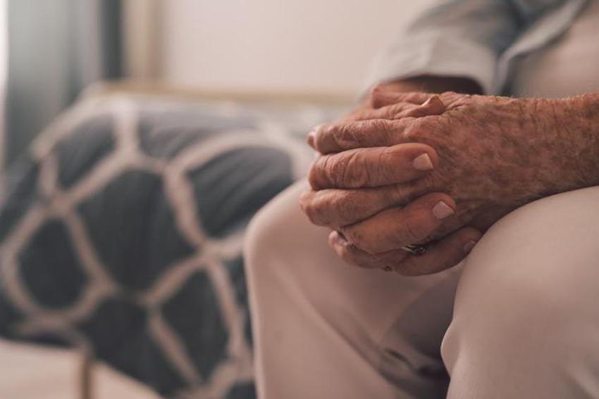 Alzheimer’da çığır açan gelişme! Bir ilk gerçekleşti, hastalığı yavaşlattığı kanıtlandı
