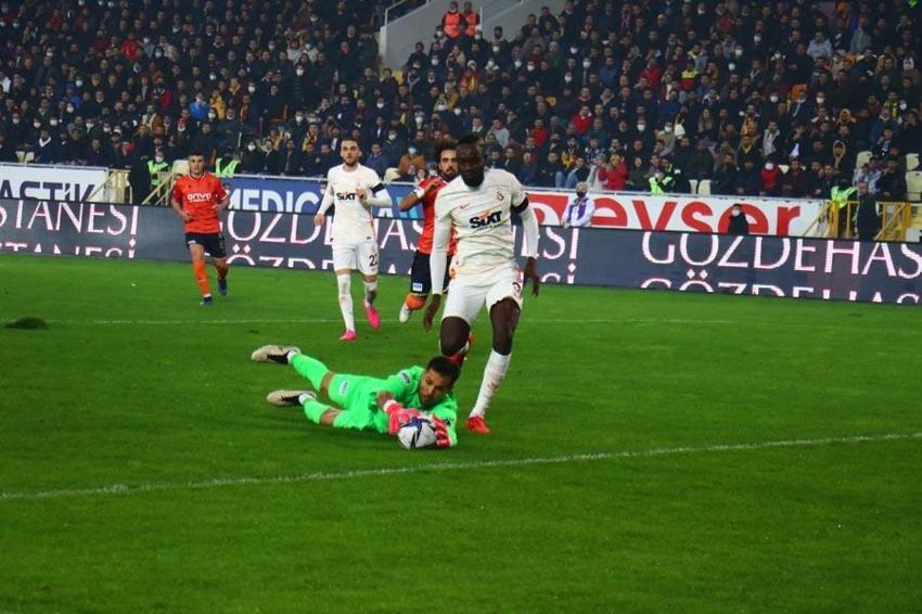 Berkan Kutlu, Taylan Antalyalı, Yedlin, Van Aanholt, Halil Dervişoğlu! Galatasaray taraftarları bu istatistikleri görünce kahroluyor! Fatih Terim farkında değil ama...