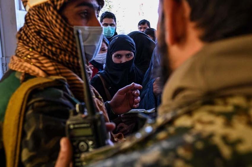 Dünya onları konuşuyor! Taliban'a rağmen başardılar! İşte 13 cesur yürek
