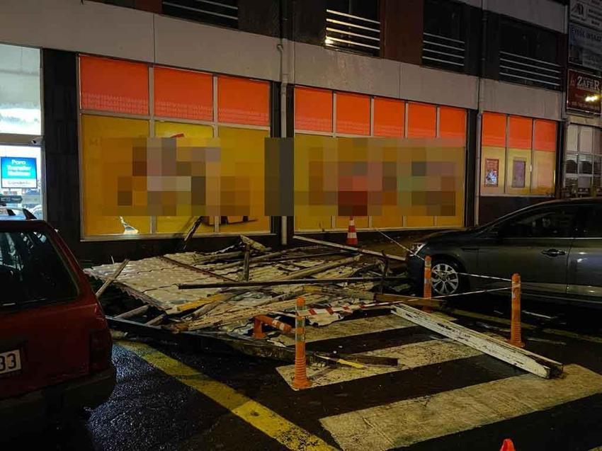 Birçok ilde fırtına hayatı felç etti! Çok sayıda ölü ve yaralı var, bir alarm daha verildi! Valilikler son dakika açıkladı...