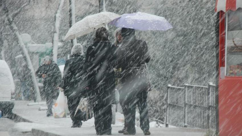 Kar başlıyor! Fırtına devam ediyor! Meteoroloji'den 67 ile son dakika uyarısı! Uzun zamandır böylesi görülmedi! Fena geliyor