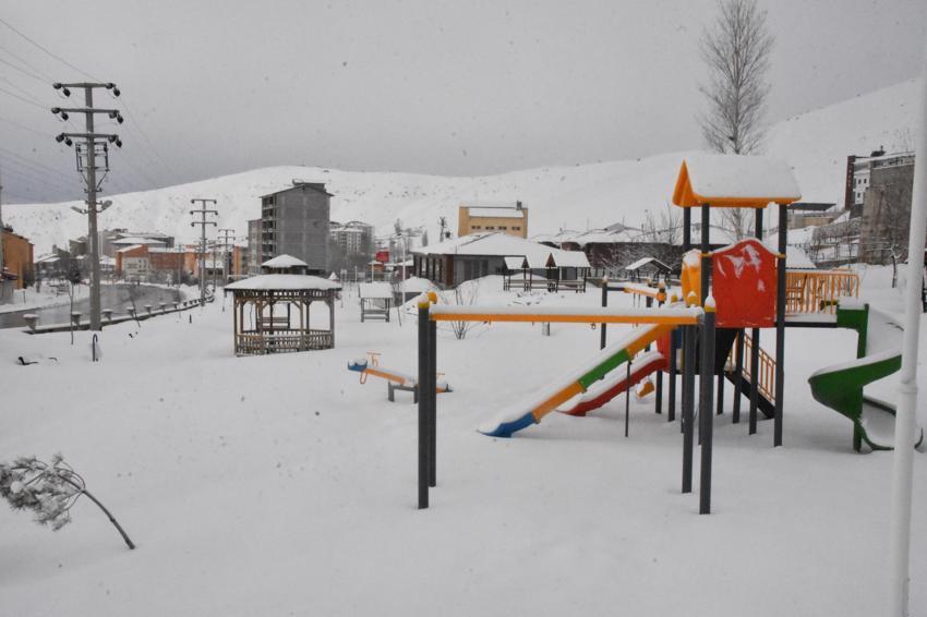 Kar başlıyor! Fırtına devam ediyor! Meteoroloji'den 67 ile son dakika uyarısı! Uzun zamandır böylesi görülmedi! Fena geliyor