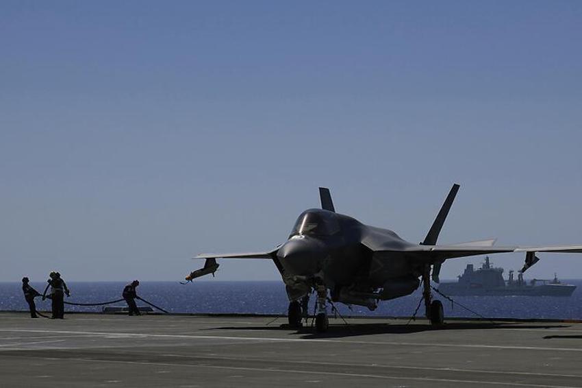 İngiltere'yi çıldırtan 16 saniyelik görüntü! 130 milyon dolarlık F-35 böyle düştü...