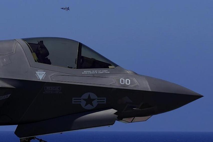 İngiltere'yi çıldırtan 16 saniyelik görüntü! 130 milyon dolarlık F-35 böyle düştü...