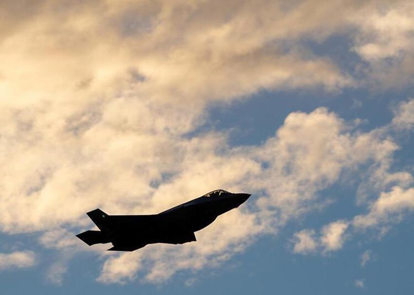 İngiltere'yi çıldırtan 16 saniyelik görüntü! 130 milyon dolarlık F-35 böyle düştü...